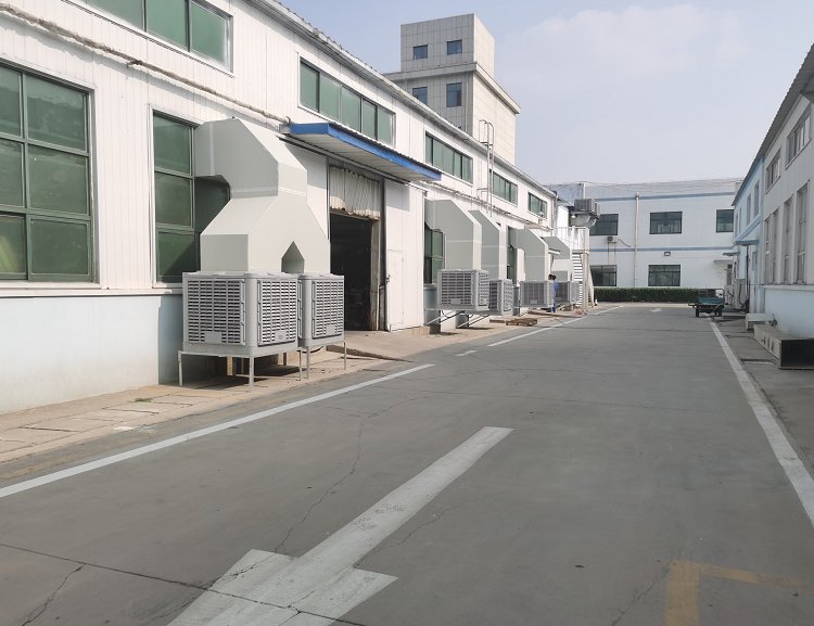 塑料廠降溫，吹膜車間降溫，車間管道降溫方法，工廠管道送風(fēng)降溫辦法有哪些